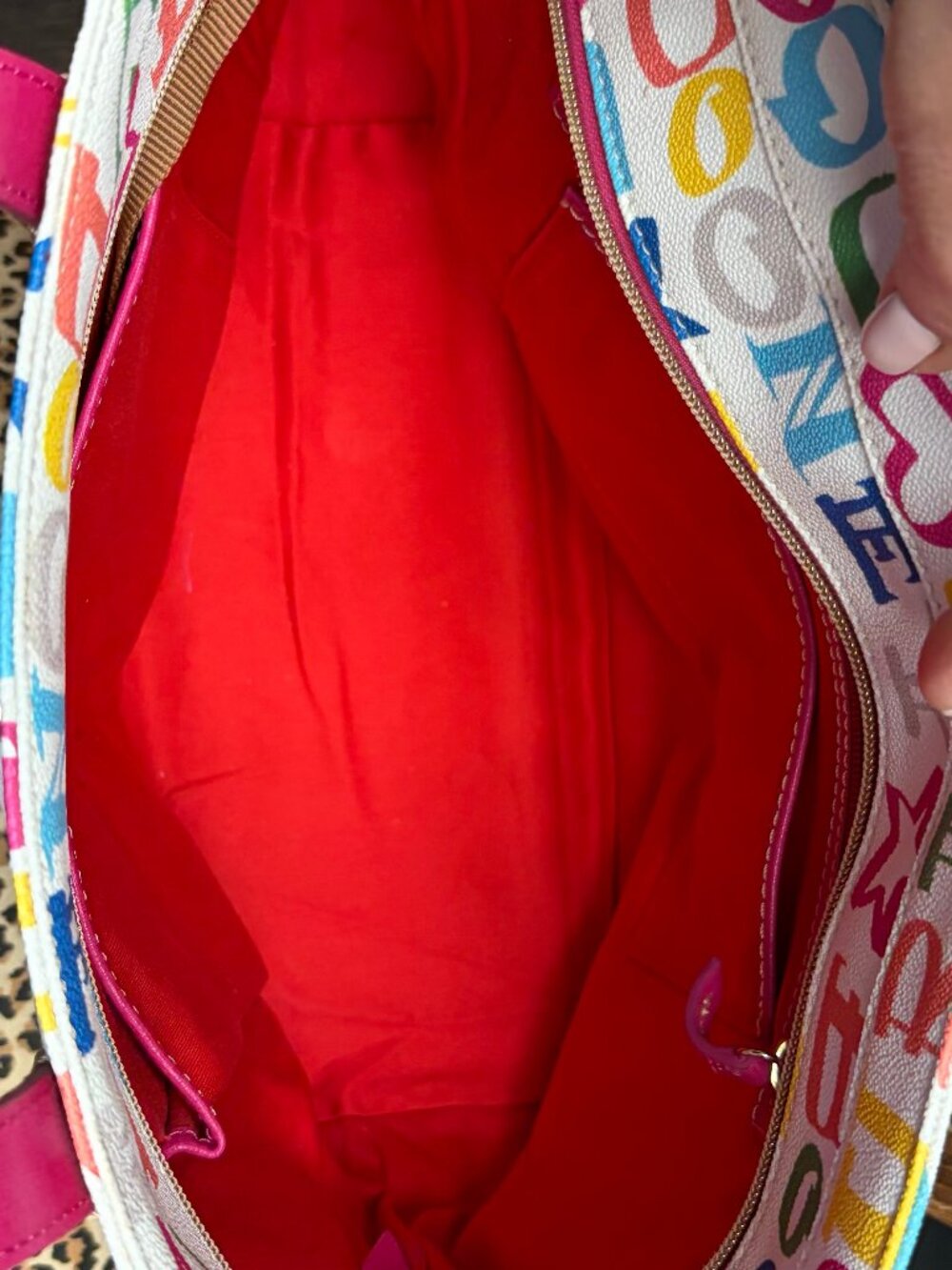 Dooney & Bourke Multicolor Doodle Tote Bag White Hot Pink Hearts Stars - Picture 2 of 6